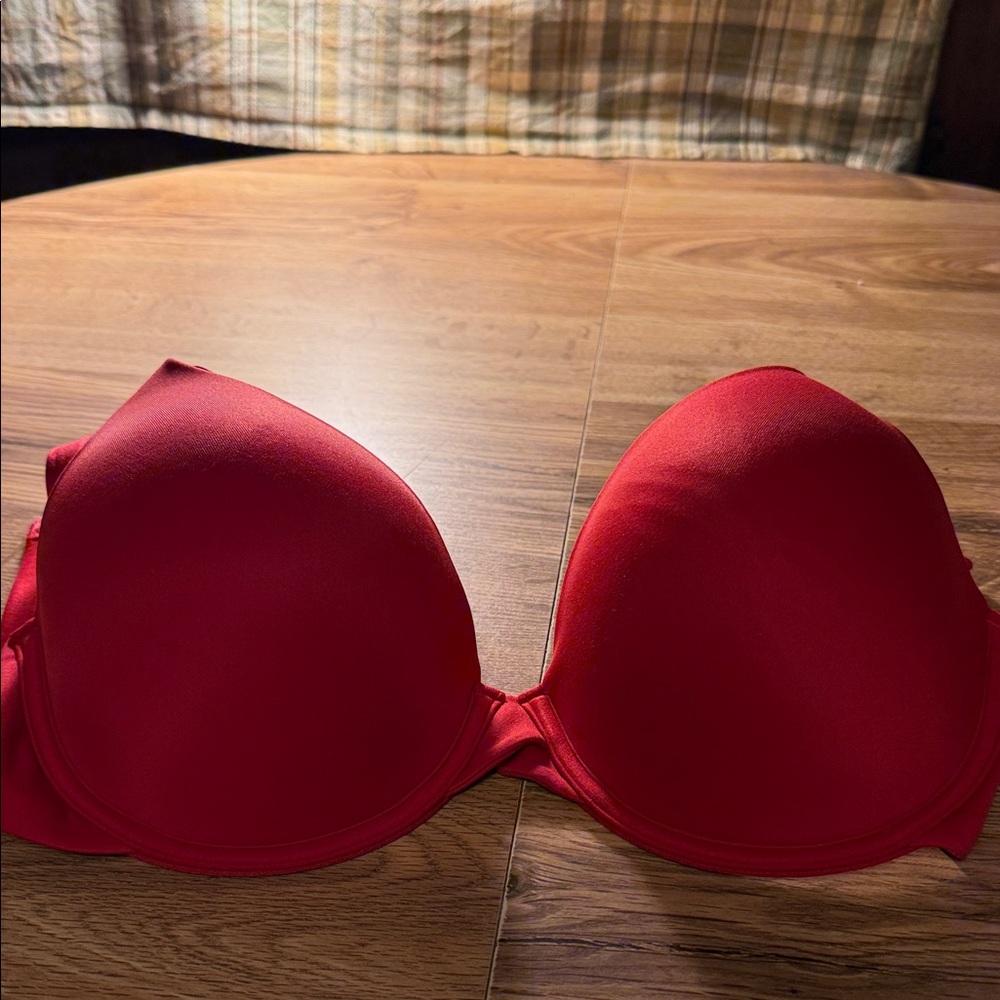 Joyspun 38C bright red lightly lined underwire bra
